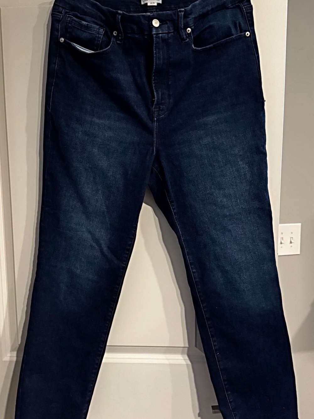 Good American Always Fit Straight Leg Raw Hem Jeans in Indigo